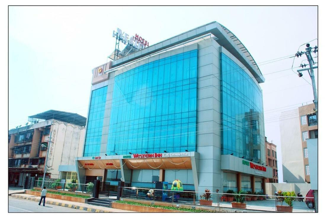 Hotel Western Inn 瓦塞 外观 照片